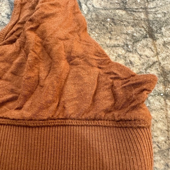 SKIMS Chocolate Brown Bra - Picture 3 of 4
